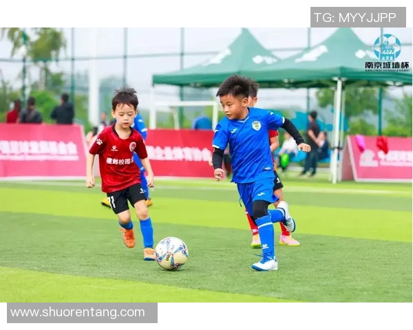 踢足球gv带你领略足球魅力与激情的完美结合与精彩瞬间